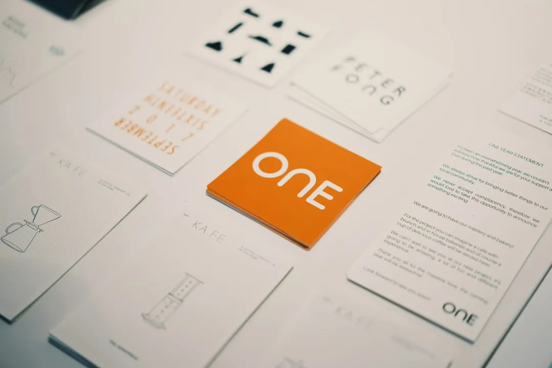 初创品牌如何构建完整VI体系：LOGO、字体与色彩的系统化设计流程正文配图 1